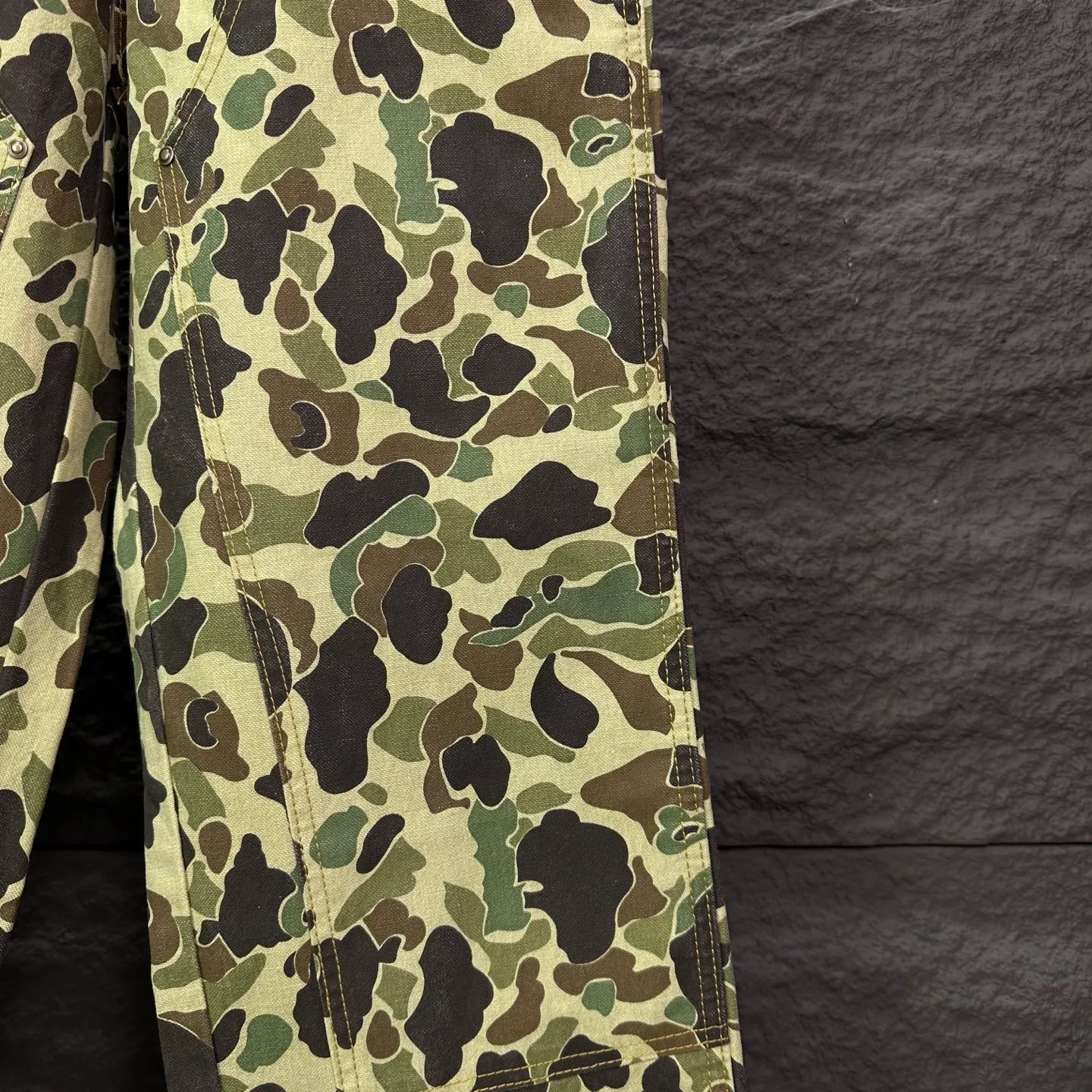 Carhartt 2026 New Arrival 3D Digital Printing Camouflage Retro Work Wear Couple Loose Jeans High Version High Version Top Ceiling Quality Styles with different washed textures, very friendly to people with thin legs and thick legs. The straight version is very flattering to the leg shape. Moderate length that never goes out of style, easy to match with casual, basic styling for various styles, a must-have in the wardrobe! The fabric is stiff but also makes the upper body soft without losing texture. The washing process is even more perfect. It is a must-have item for everyone! ! ! Washed wheat, hang tag, pants label, three complete labels Color: camouflage green Size: 28, 30, 32, 34, 36 (five sizes)